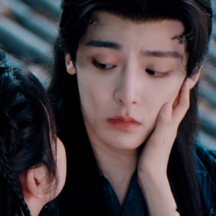 红烨 温柔救命！红烨的温柔是刻在骨子里的吧！明明是能号令万妖的王者，却愿意蹲下来