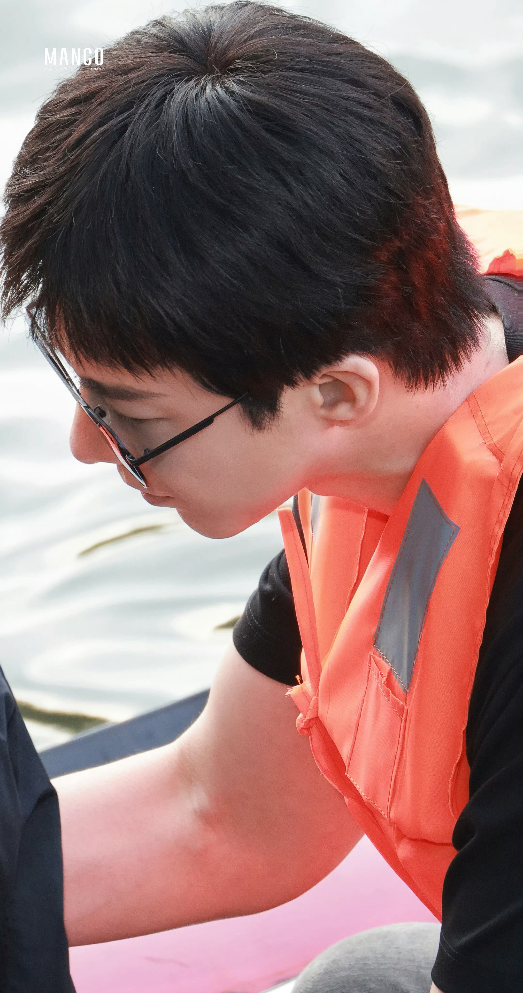 我抄了超级大肱二头肌还有脖子上的青筋你不是凝凝公主了 ​​​