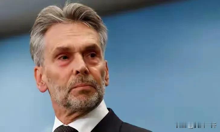 荷兰快撑不住了？很多人以为，它要求谈判是“服软”的信号。

荷兰现在要求谈判，实