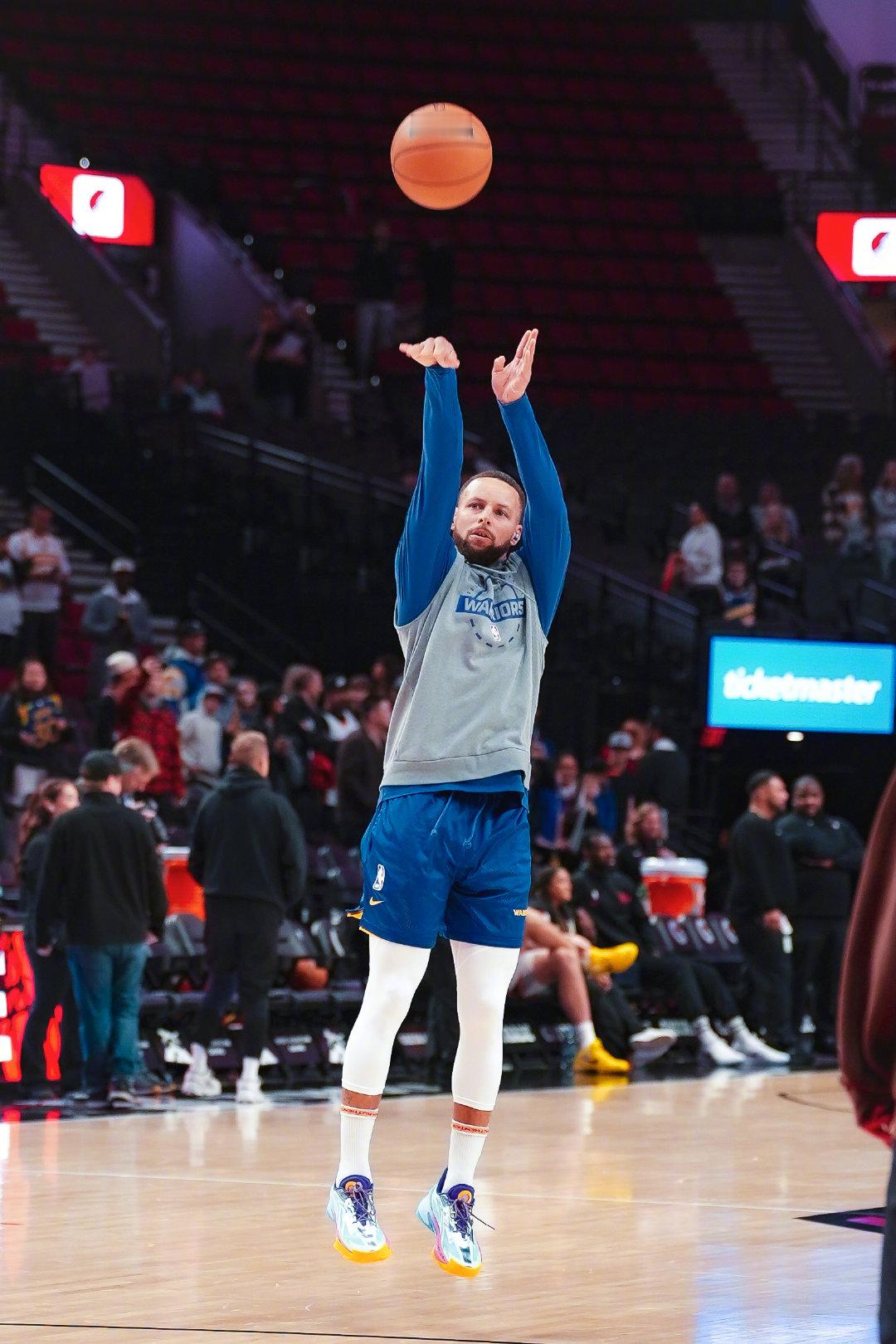 热身中🏀勇士vs开拓者 ​​​