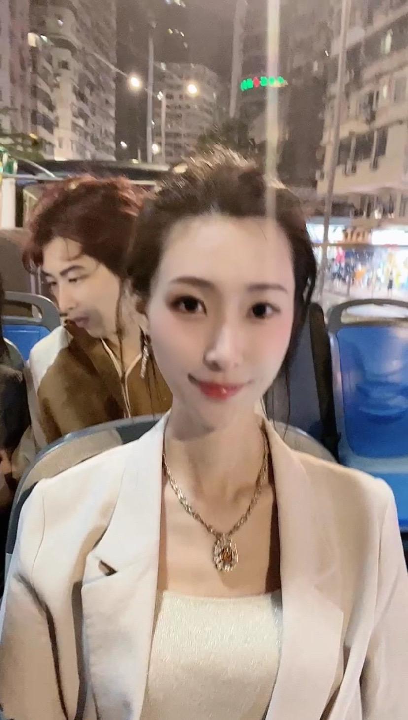 现在已经不分半宝贵宝了，只分好看的和不好看的，好看的漂亮石头都是抢的