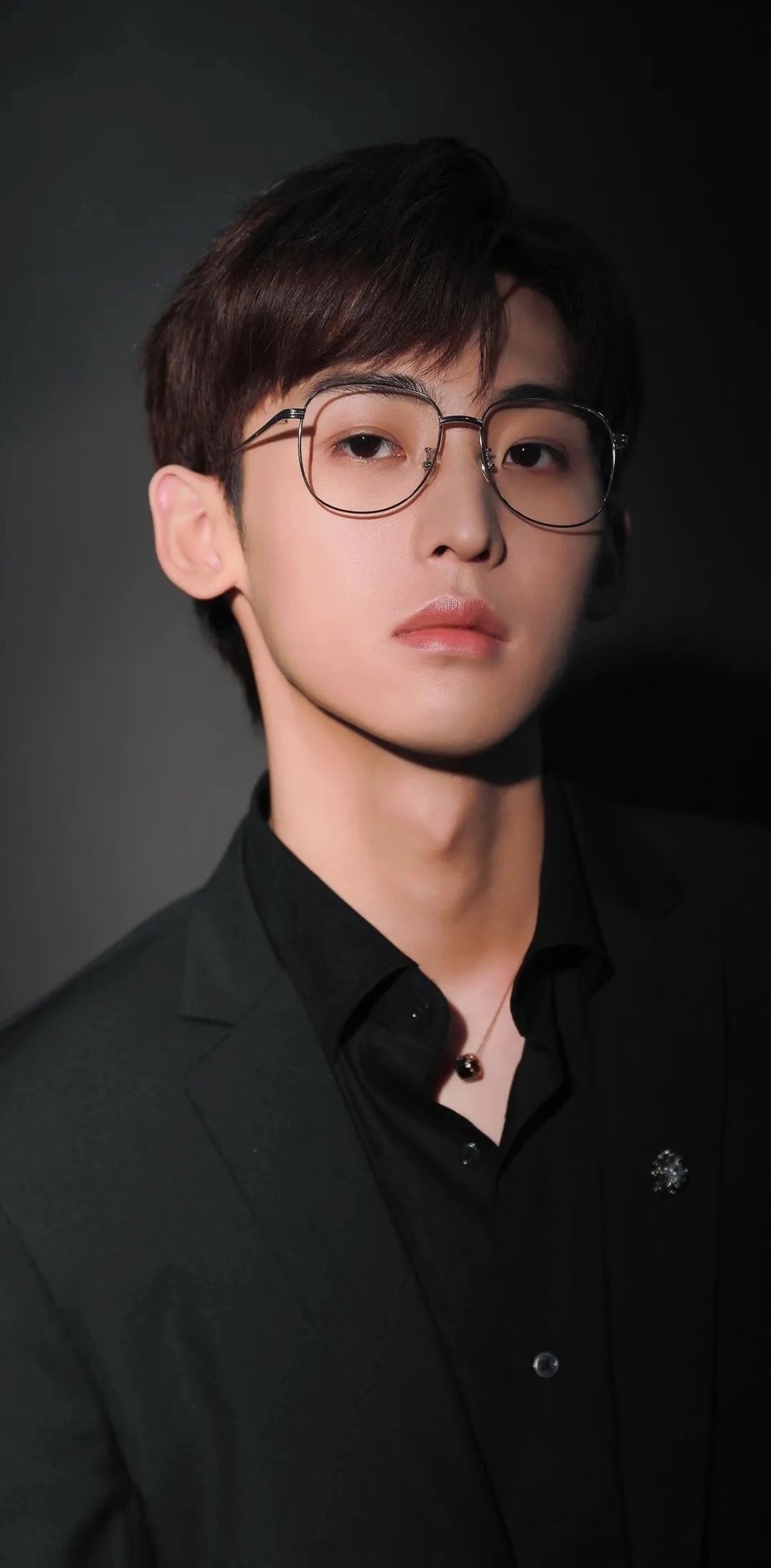 唐九洲是懂拿捏老板的笑不活了！唐九洲找杜华要专辑经费这段，简直是“职场撒娇学”天