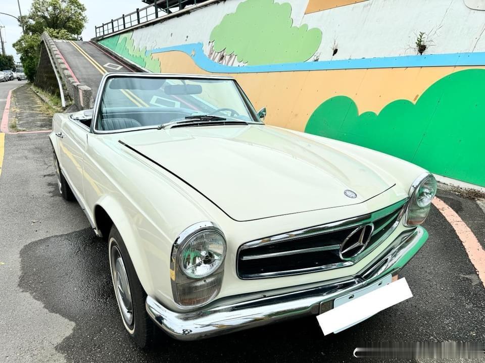 #台湾老车#🇩🇪1965年BENZ W113 250 Convertible