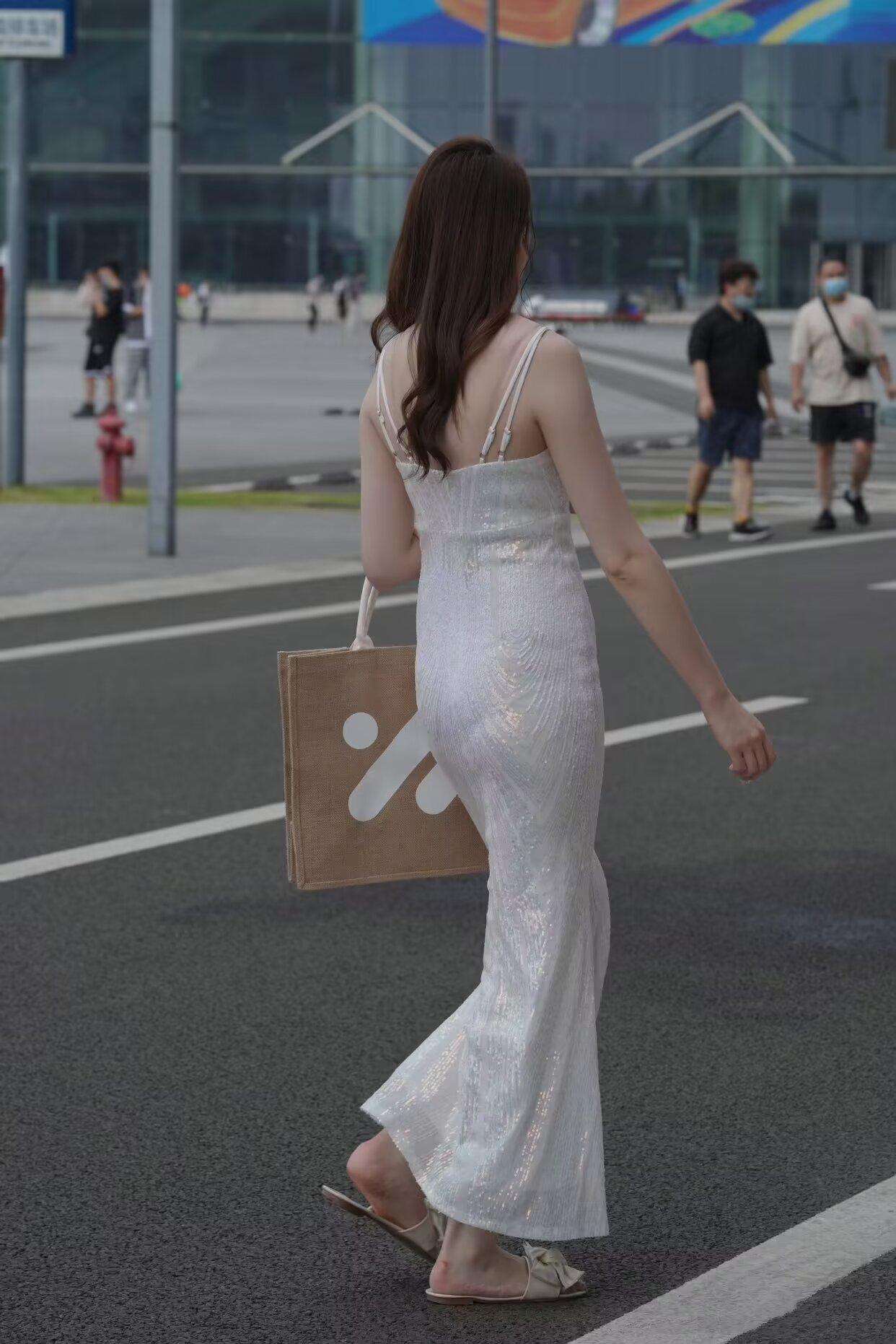 男人的三大核心需求是，被崇拜、被认可、被支持。 女人的三大核心需求是，安全感、仪