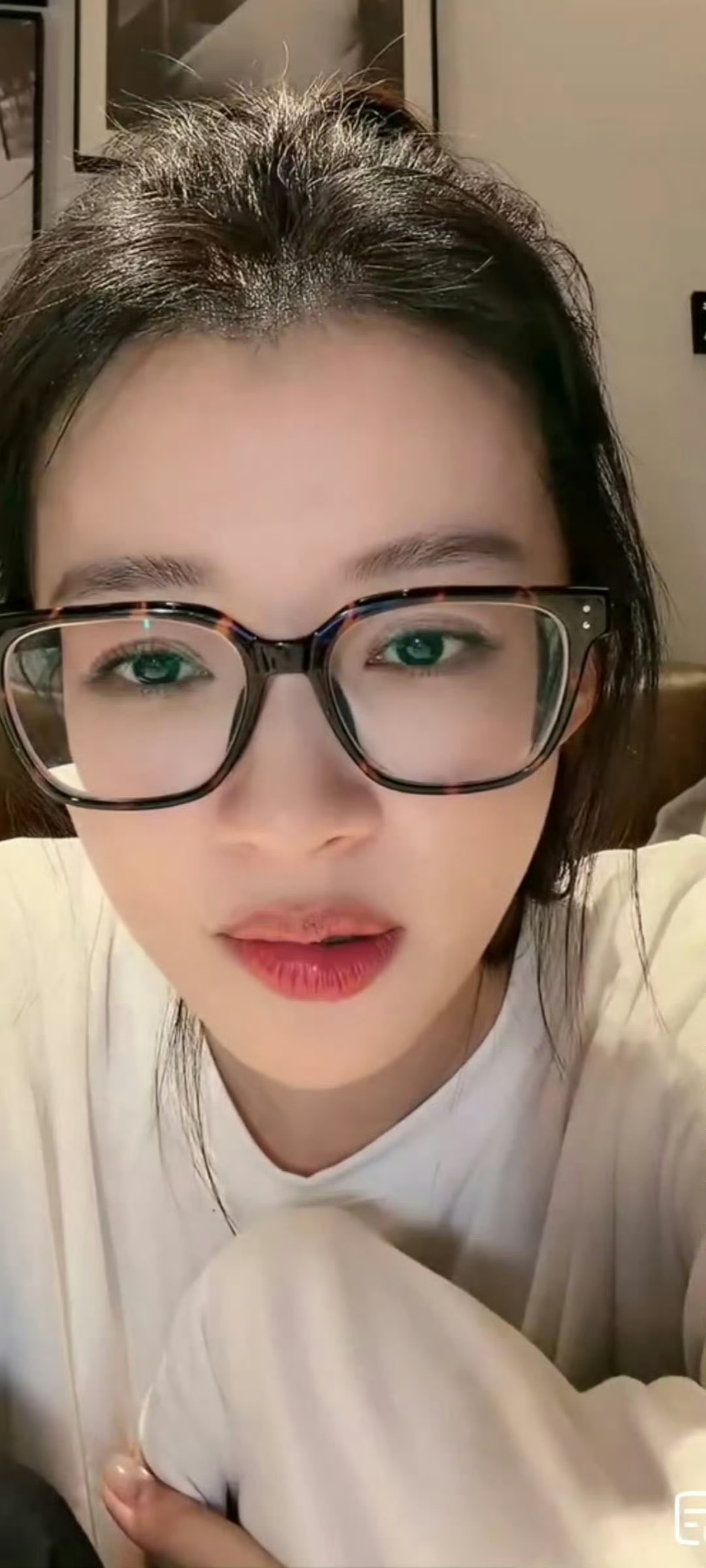 孙怡说和阚清子挺好的孙怡阚清子私下发微信孙怡直播辟谣，和阚清子私下一直微信联系，