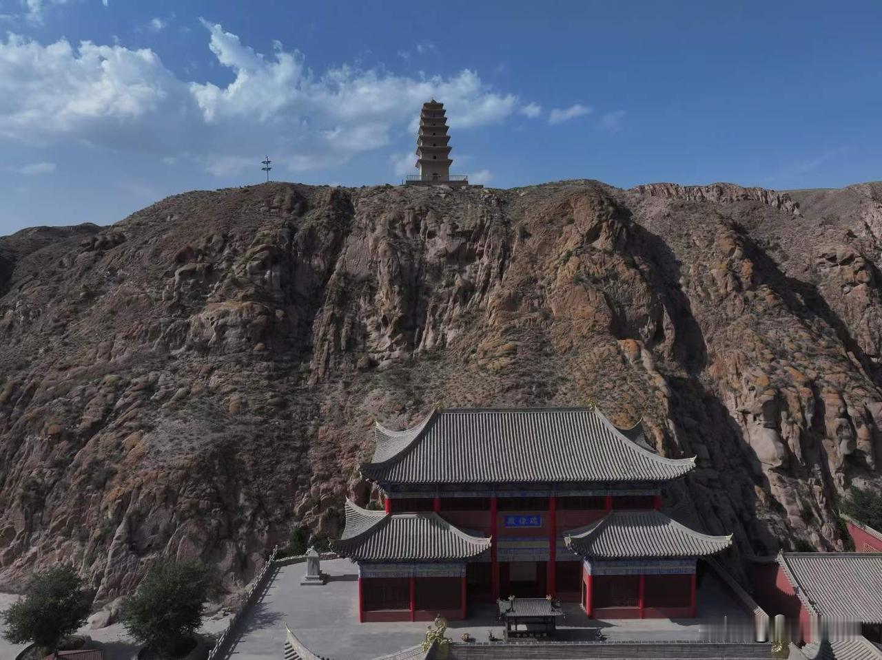 【永昌骊靬古城】
大漠孤烟，岁月斑驳。在这里，触摸历史，感受风沙。这里不仅有大漠