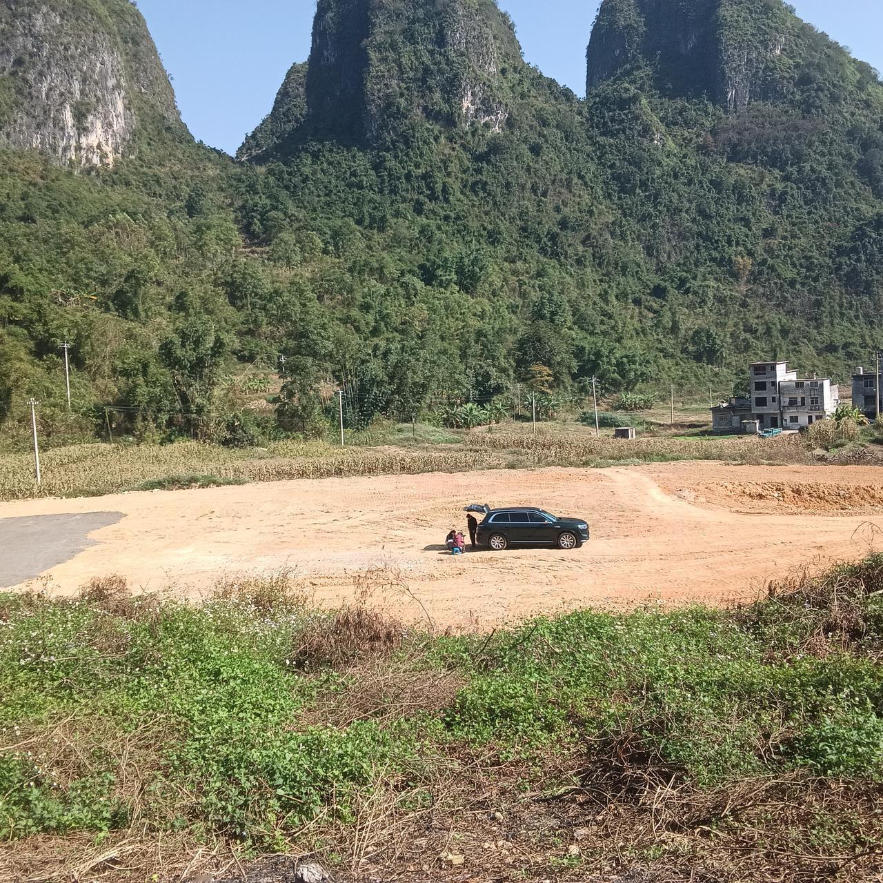 广西巴马巴盘屯（长寿村）半日游

今天，老伴儿觉得身体很好，又因为我昨天登了民山