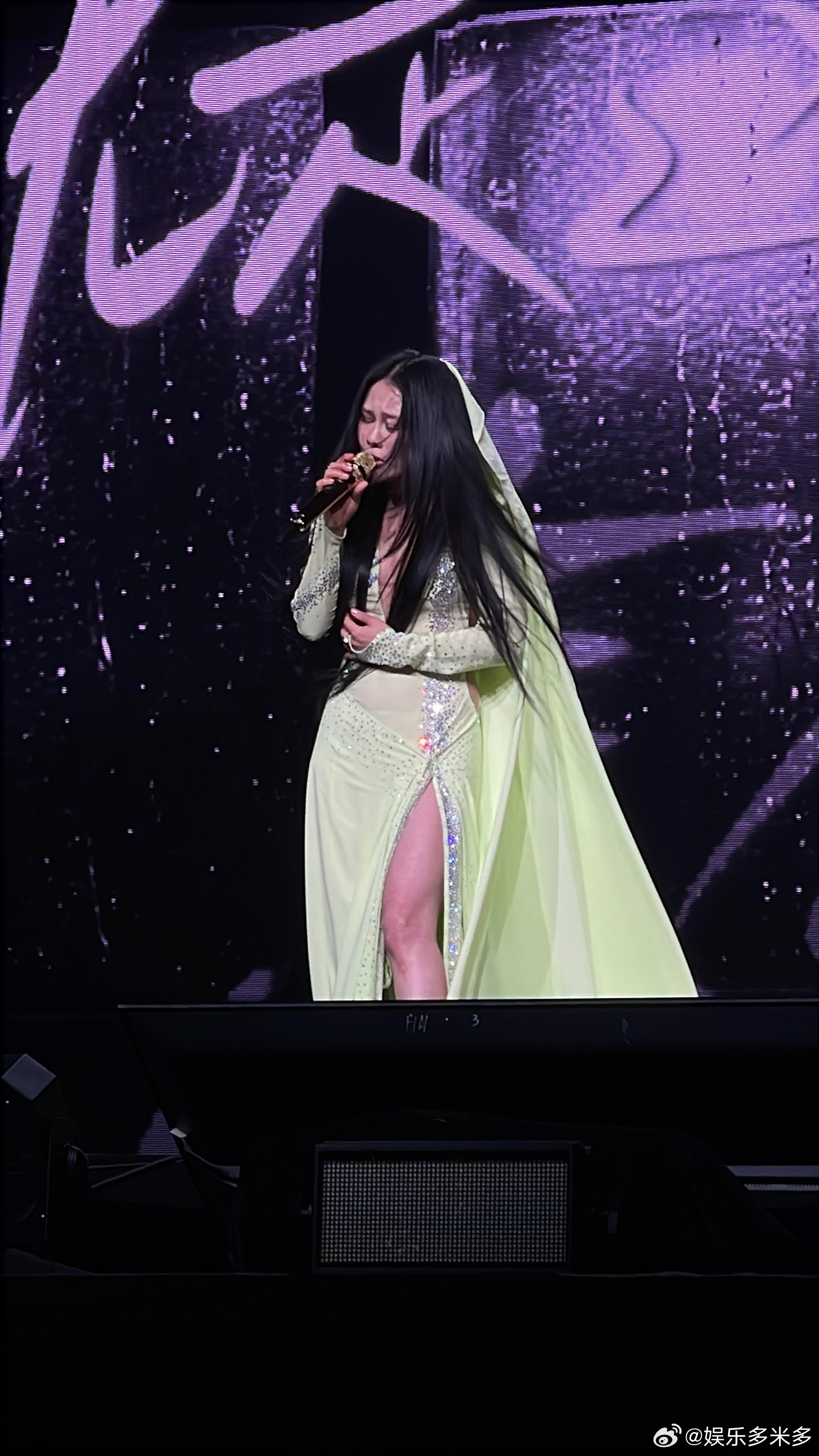 袁娅维月亮撒野2.0巡回演唱会 现场座无缺席，音乐回荡全场。坐等杭州站，相信会给