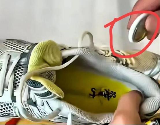 “终于有人干了我最想干的事了！”德国一男子把藏有GPS追踪器的鞋子捐给红十字会，
