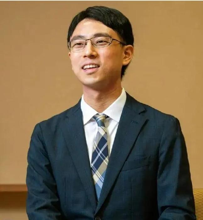 天下之争~虎丸与辽神再战名人

芝野虎丸与一力辽把控着七大头衔战中之五个冠军，堪