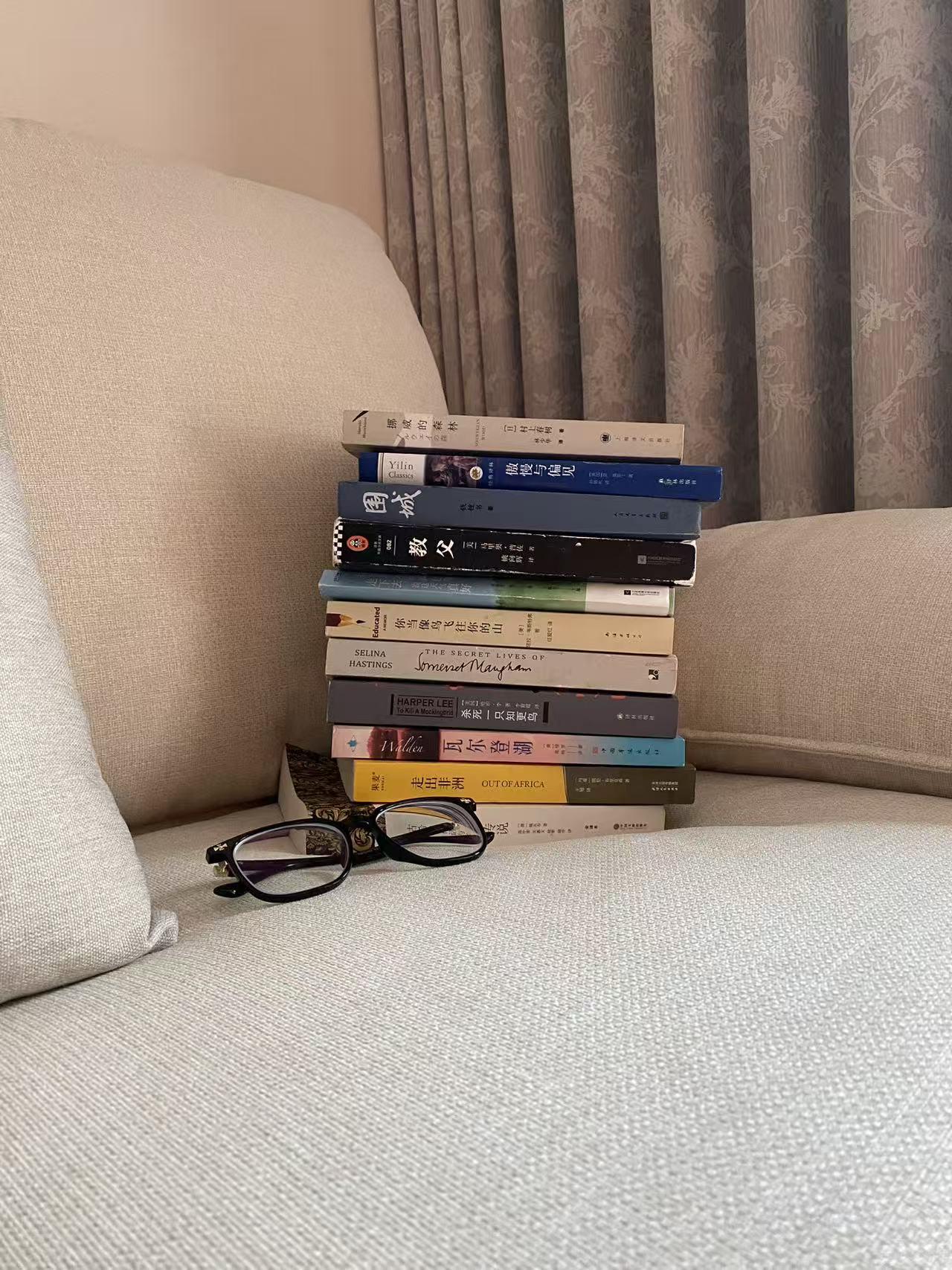 还没有体会过一个月读30本书的感受，对我来说，是无法企及的。

我现在最舒服的阅