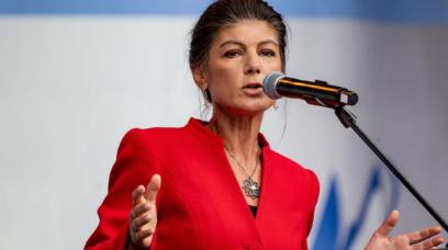 德国议员萨拉对总理默茨发出警告，如果德国再不购买俄罗斯的天然气，那么第一个倒下的