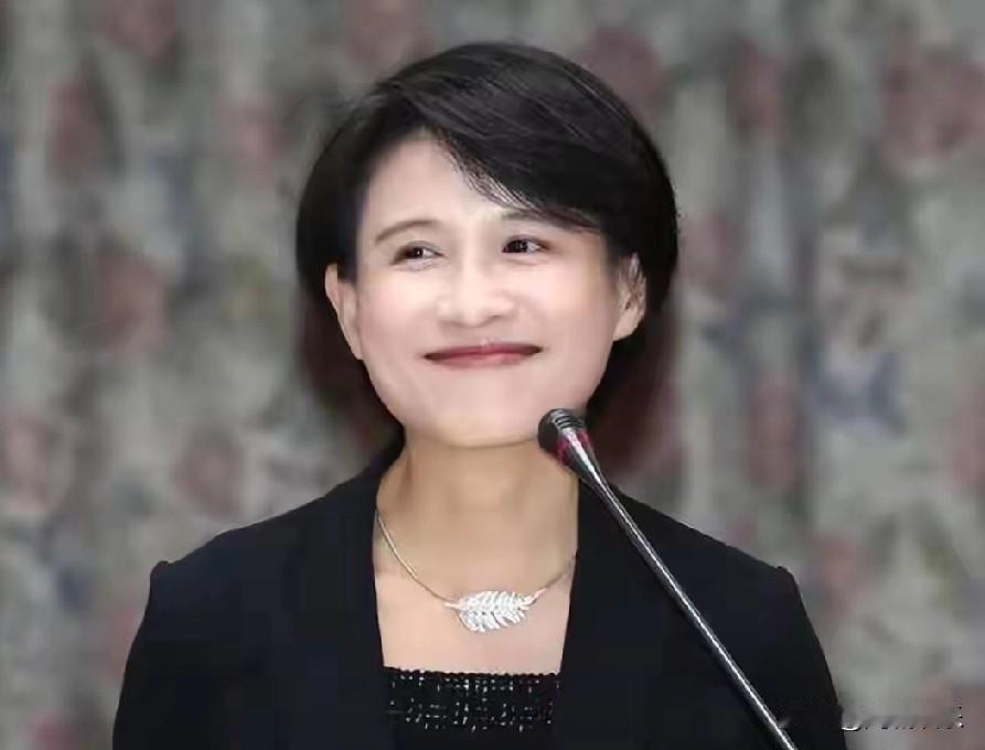 那一记耳光，打醒的是割裂文化的虚妄
 
2019年台北那场餐会上，郑惠中甩给“文