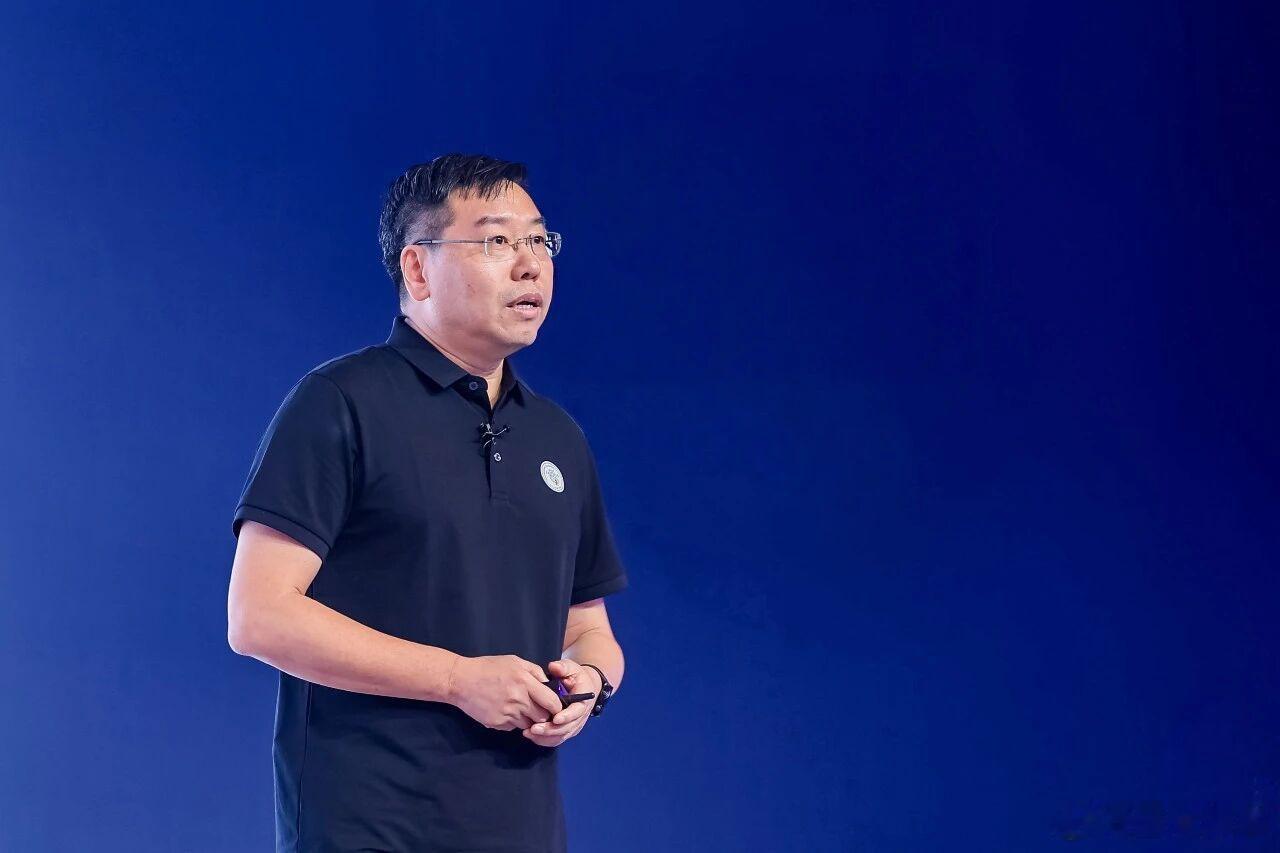 据悉，逐际动力前联合创始人兼首席运营官（COO）张力，已经加入国内具身智能大脑初