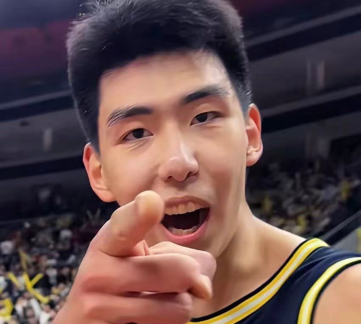 以前的篮球运动员想赚钱、想出名只能通过CBA。以前的教练，场上对运动员又打又骂又