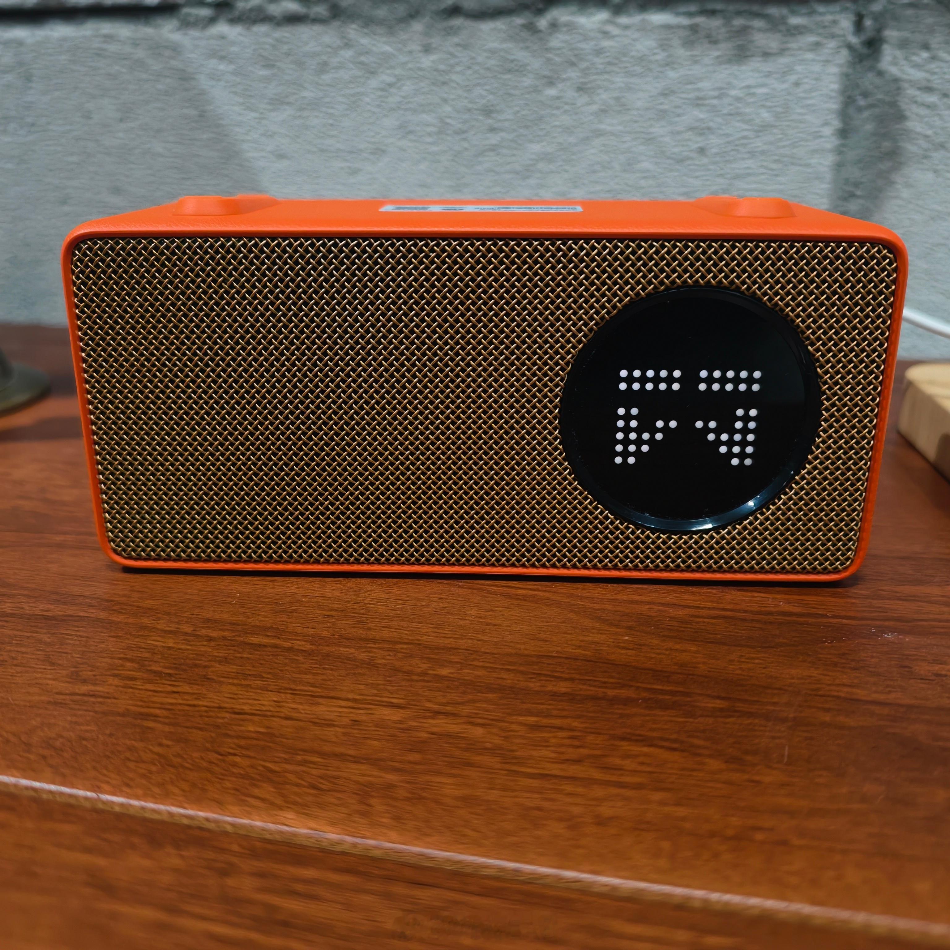 又来了哟，这次给大家抽一个智能音箱——天猫精灵 IN 糖 6，配色是今年很火的爱