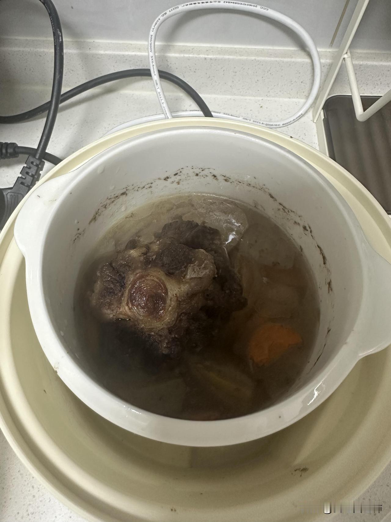 婆媳关系-压倒骆驼的最后一棵稻草
永远装听不懂话，永远跟你对着来
今天要出门，怕