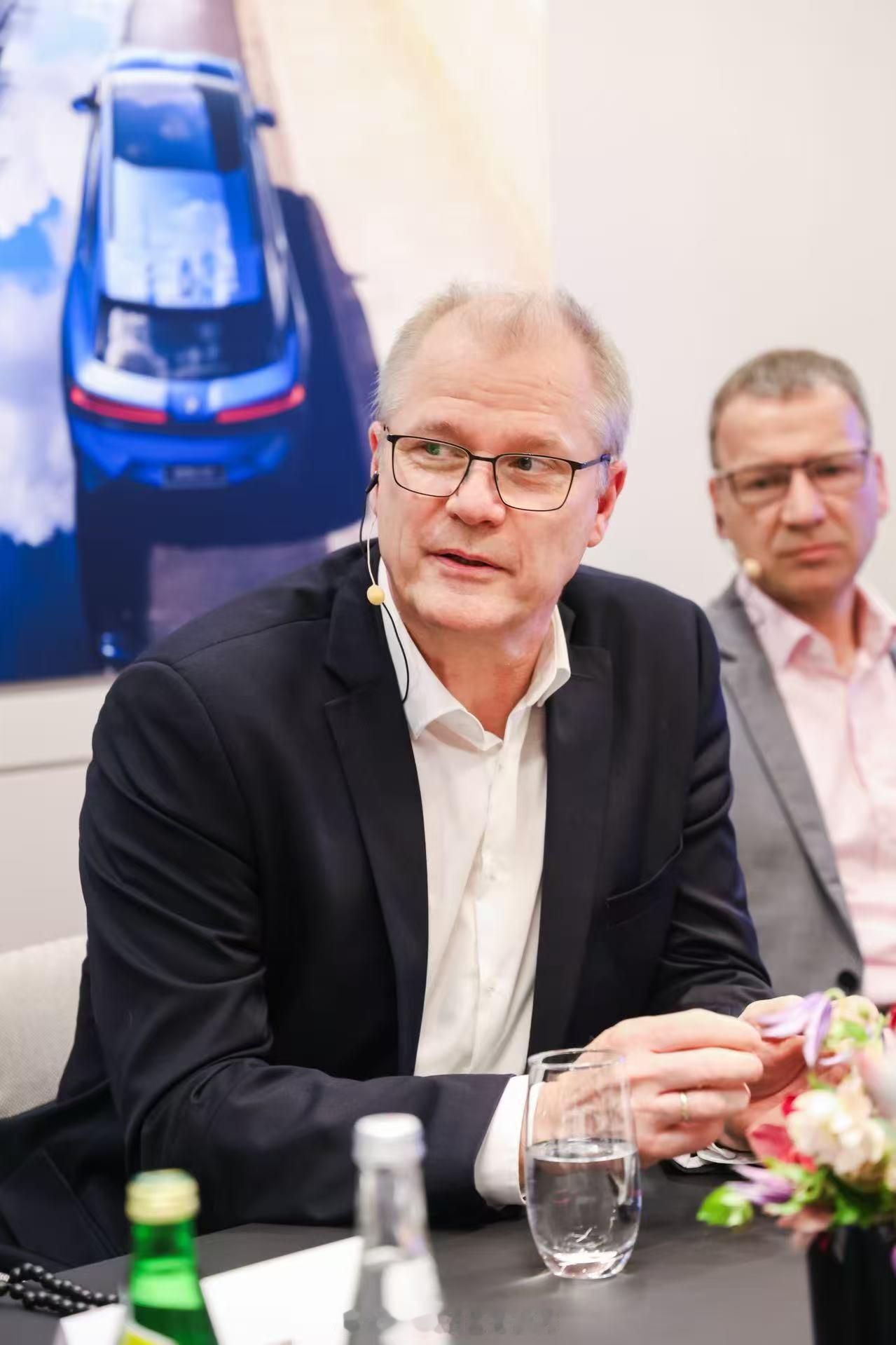 什么时候能看到宝马的电车用上固态电池？北京车展期间我们采访到了BMW 新世代产品