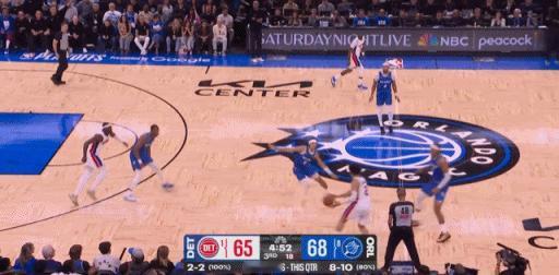 成也坎宁安，败也坎宁安……
坎宁安把活塞带到了不该有的高度，顶着东部第一的战绩，