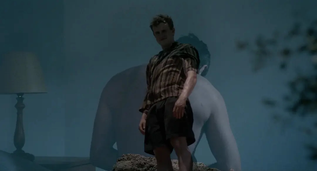 电影笔记：昨晚重看了《晒后假日》，这是一个女儿长大后对自杀抑郁症父亲的回望（私人