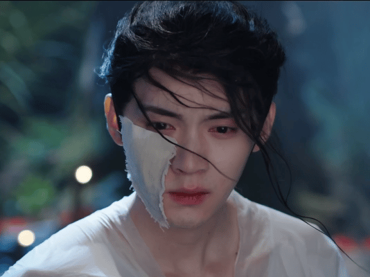 影视剧江湖夜雨十年灯周翊然这滴泪周翊然 肤白貌美 冷白皮衬得泪痕愈发清透，泪珠滚