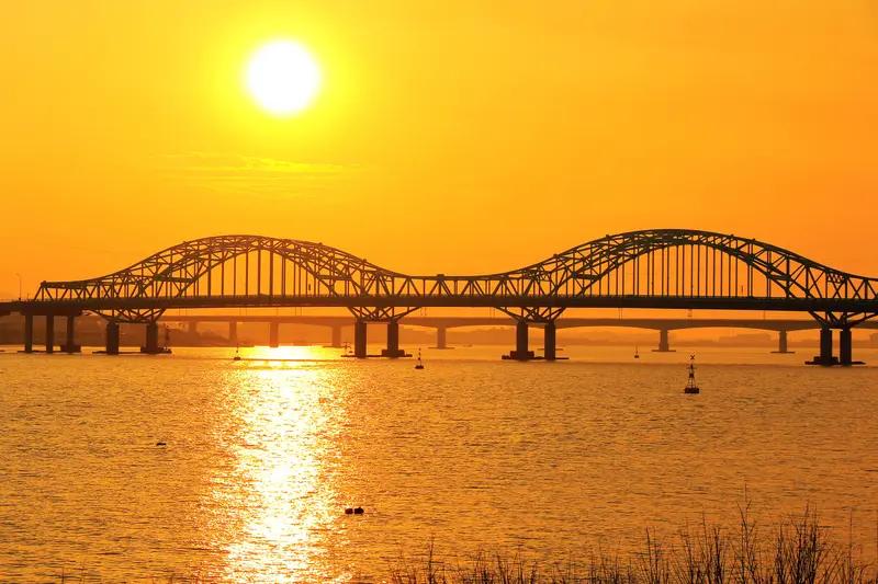“传家锅”吗 最近瑞安“传家锅”火得一塌糊涂。这锅原本是浙江瑞安市莘塍富强不锈钢