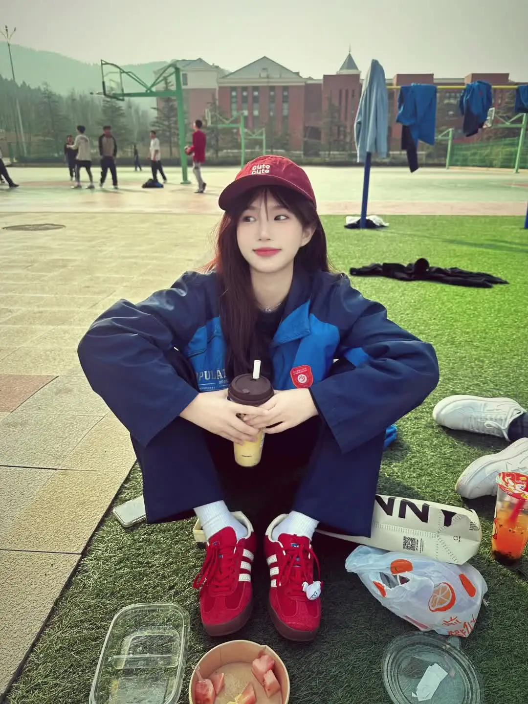 我们就应该恨死对方 不然总觉得还有机会