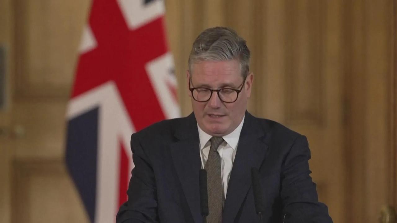 契约当废纸，中企遭明抢，英国首相自己也要卷铺盖了
 
一个老牌工业强国，当着一百