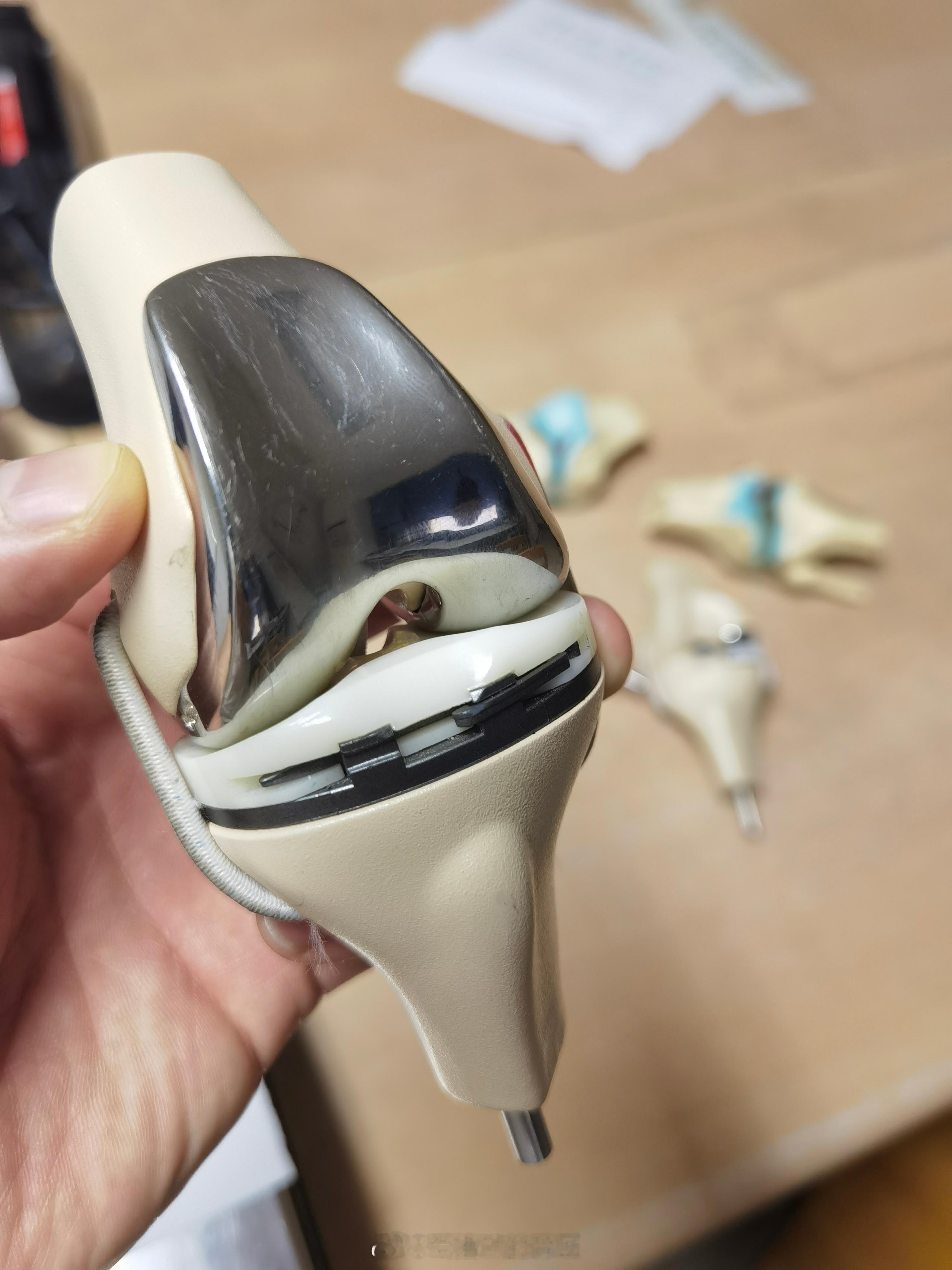 能让我一直魂牵梦绕、丝丝牵挂，出差回来第一时间赶到看望的，也只有医院我的病号了。