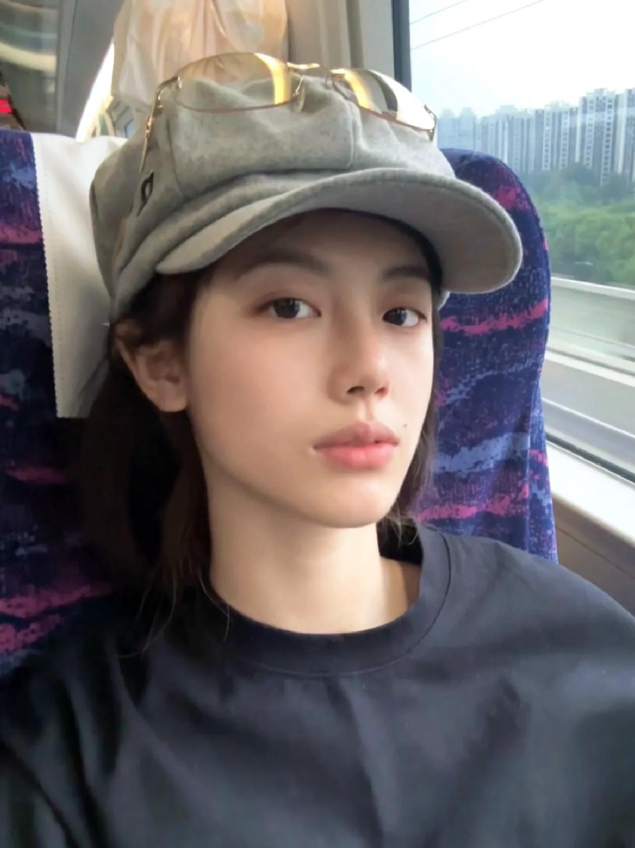 xx是一种感觉、随便发1点！素特别冷酷的小女孩     