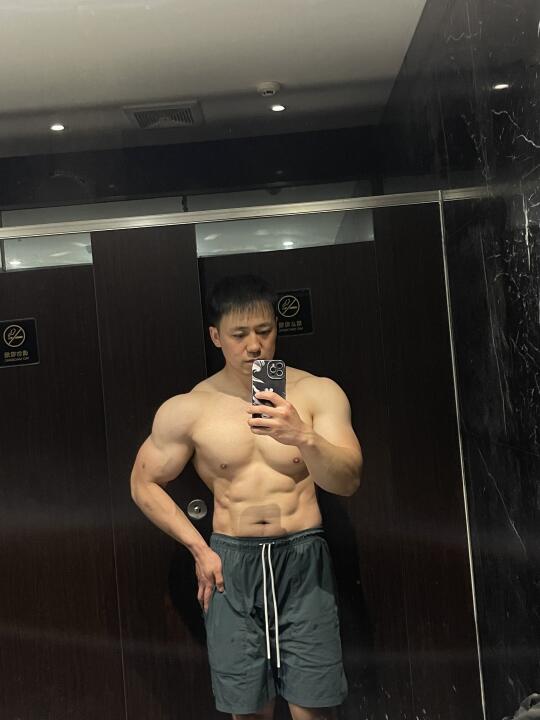 练肩日 做个腹肌的梦吧🫶