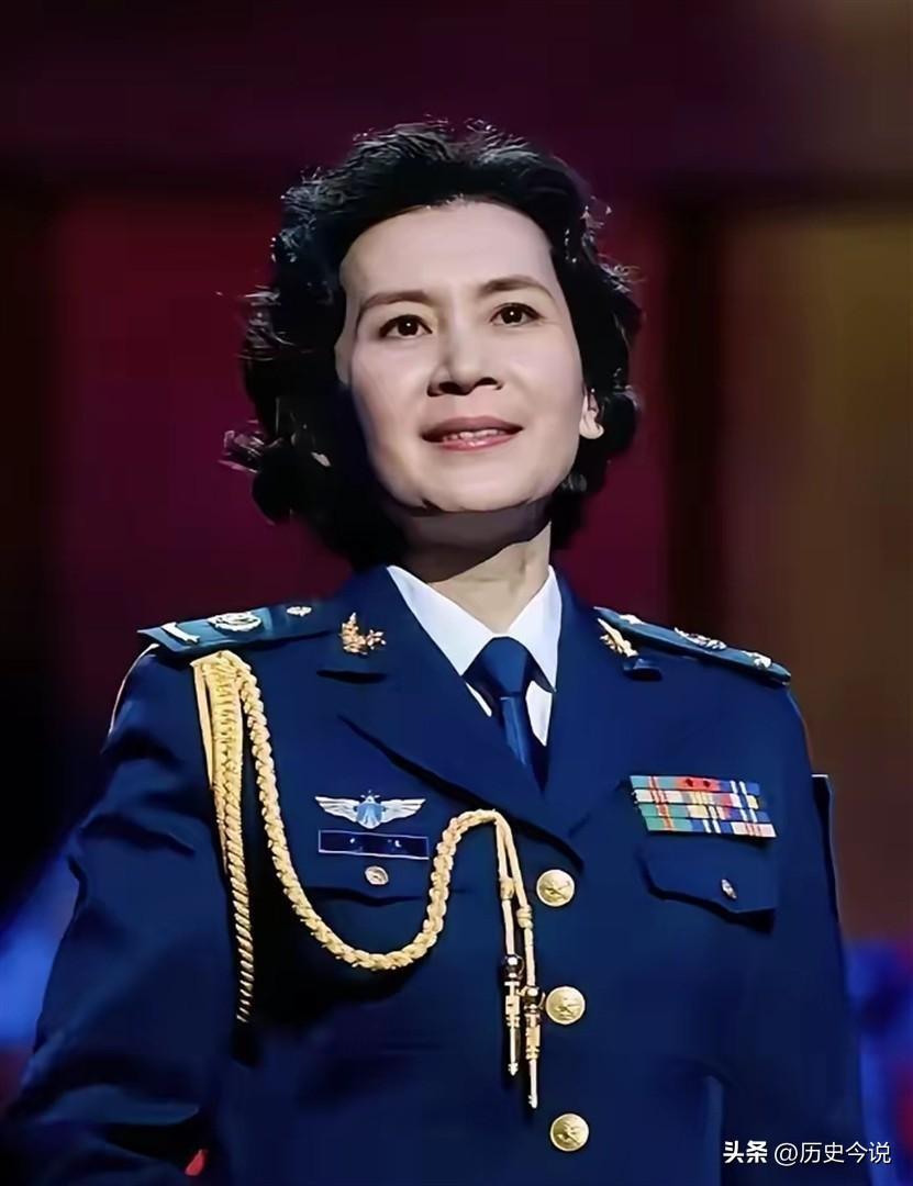 68岁肖雄：独居空军大院一生无子，当年弃婚选演戏，活成独立女性模样
 
阅读此文