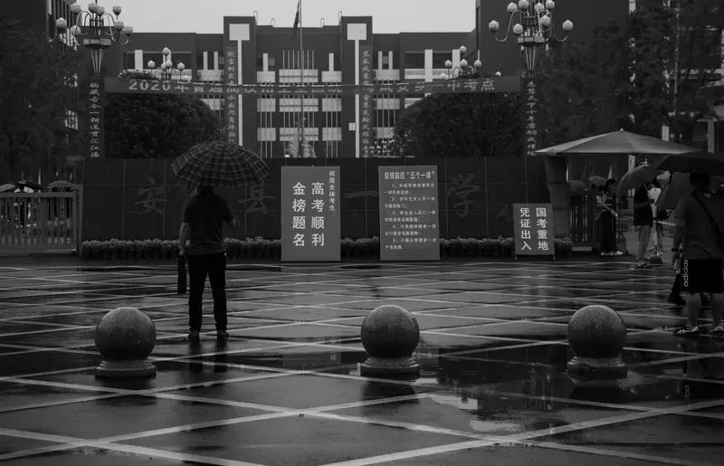 高考静音夜小车失控狂鸣20分钟高考静音有必要吗？三年一次高考，决定孩子十几年学习