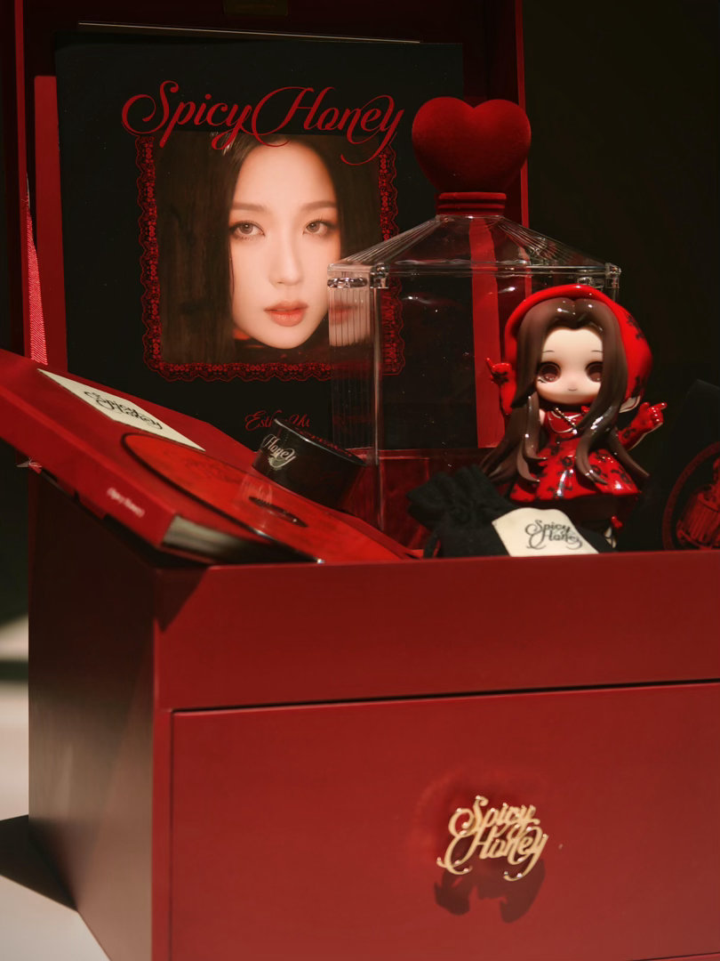 哇塞，好多小石榴都收到了虞书欣𝓢𝓹𝓲𝓬𝔂 𝓗𝓸𝓷𝓮𝔂典藏版实