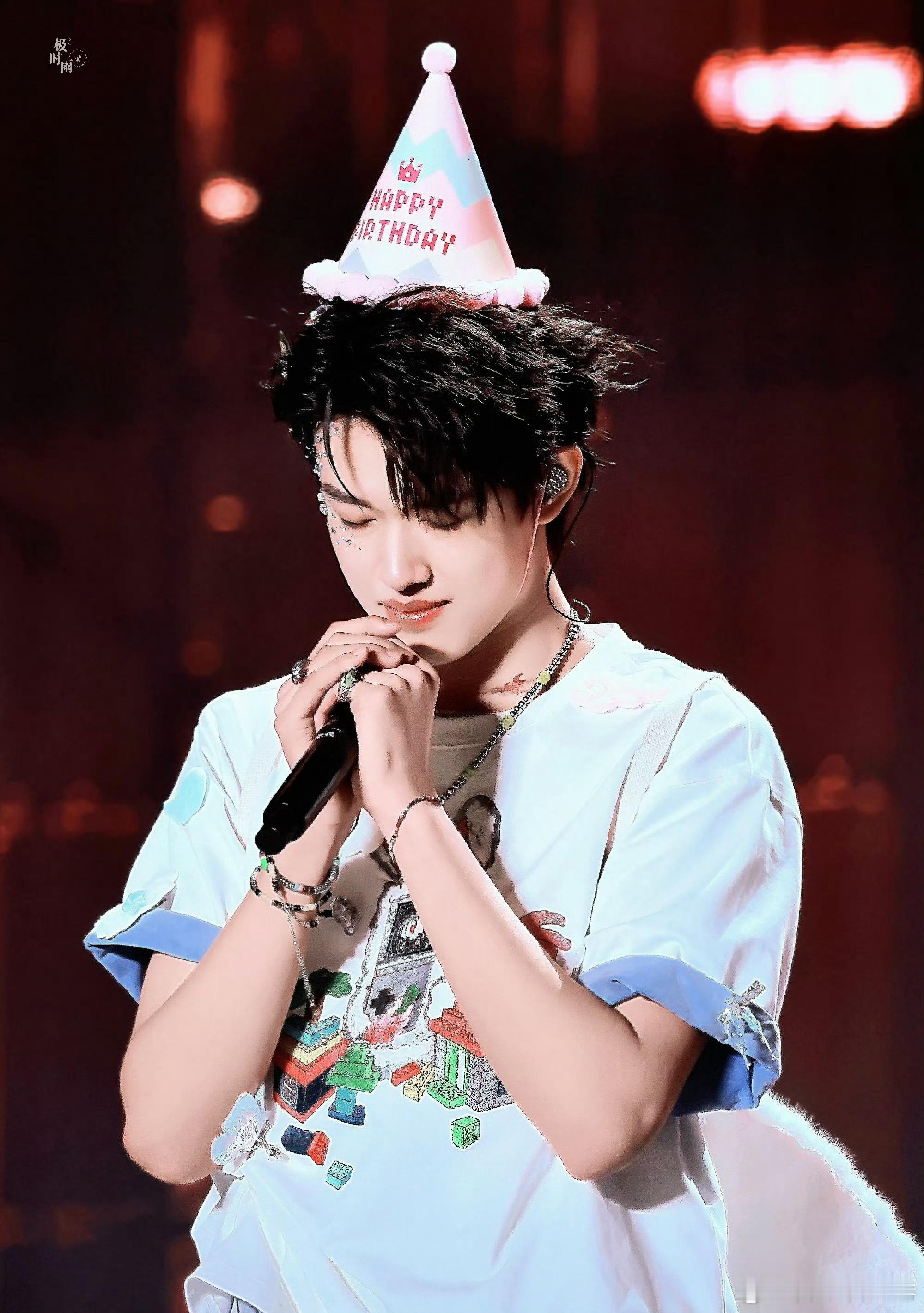 祝05后第一男歌手张极19岁生日快乐！！！19岁特别美好的年纪希望你一直红火🔥