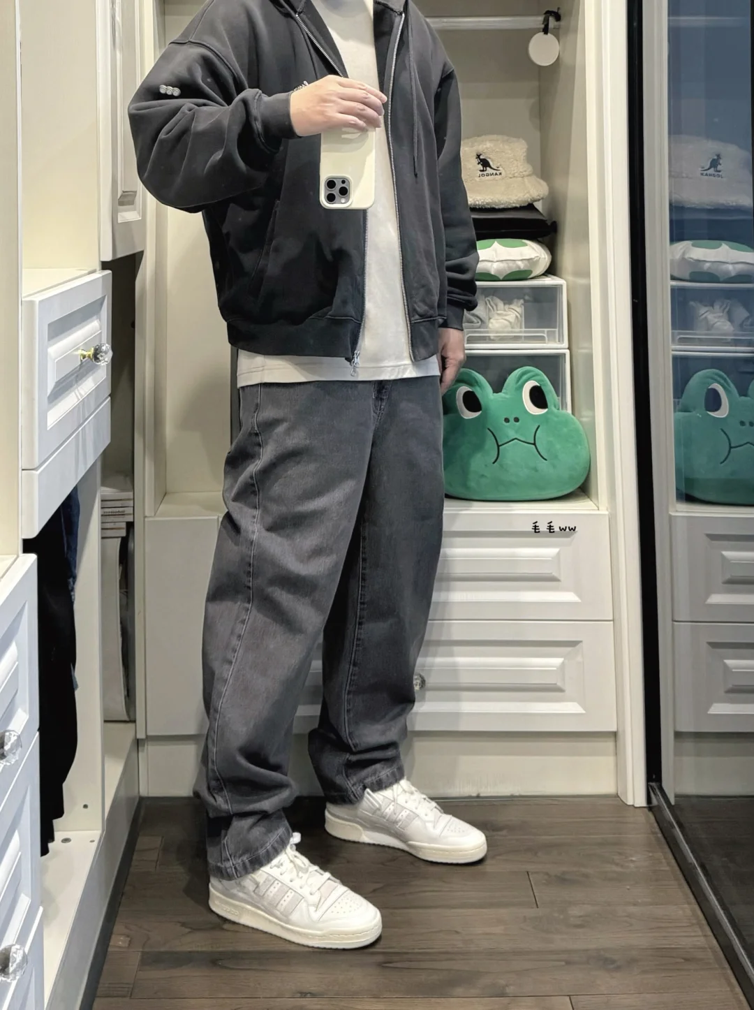 深灰色系｜牛仔裤穿搭