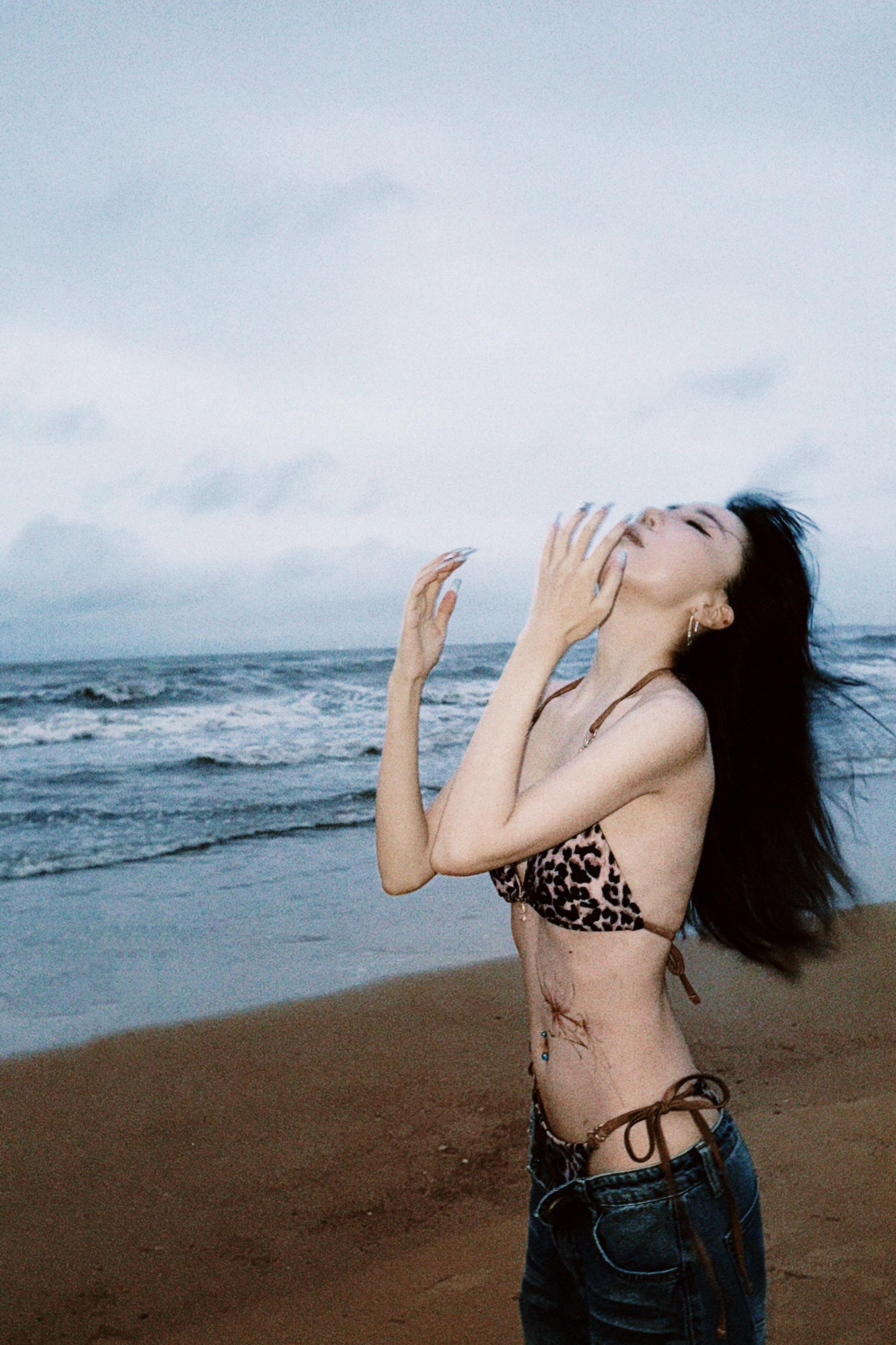 从不害怕失去 人裸着生下来 得到什么都是赚到