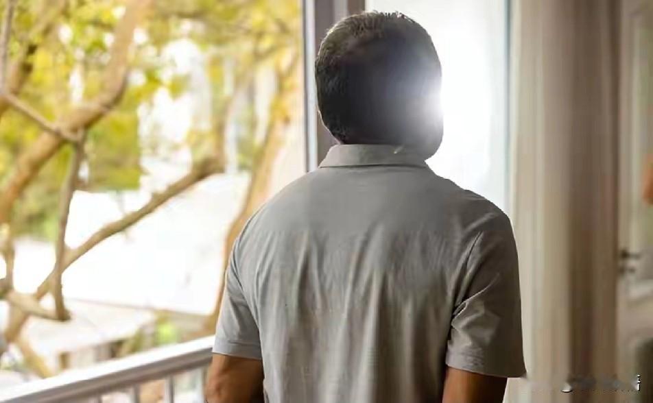 第一批独生子女的残酷真相：父母去世后，成了举目无亲的“孤儿”
 
小时候，第一批