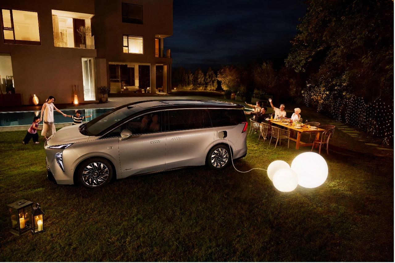 在本届广州车展上，别克全新新能源旗舰MPV至境世家正式亮相，有以下亮点：
1、车