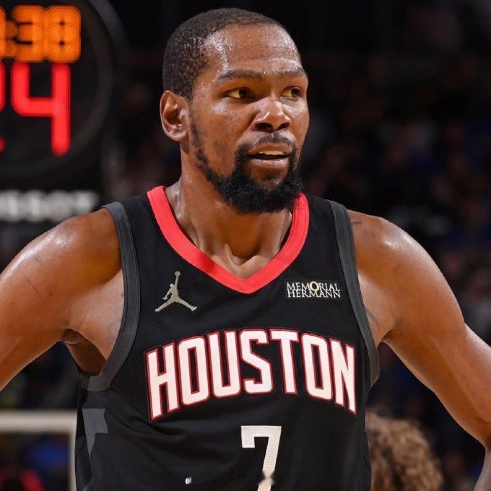 Michael Pina：杜兰特也可能成为球队重建的“垫脚石”。在杜兰特最近的三