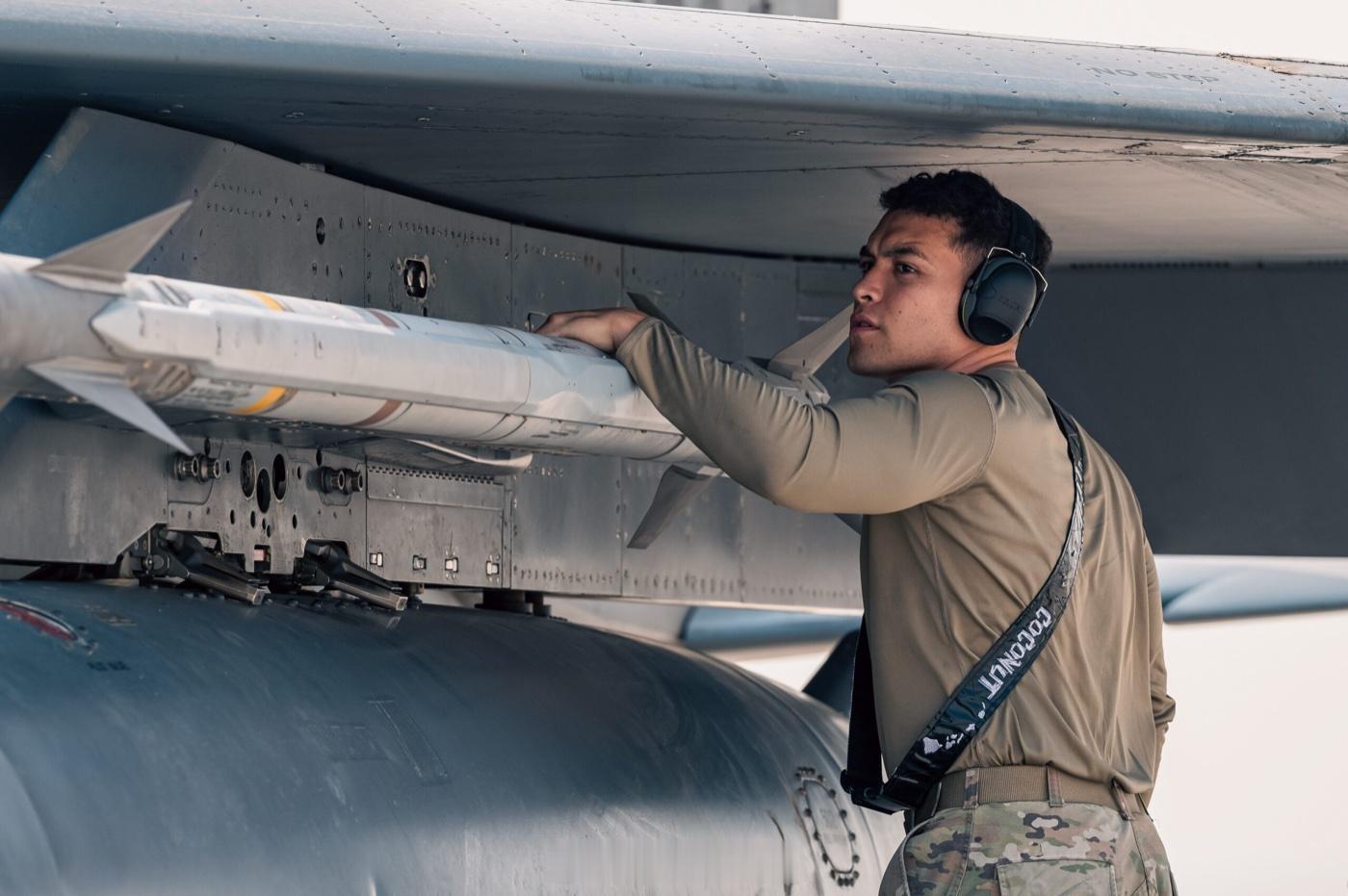 🇺🇸AIM-9X最新批次战备可用性不达标，软件修复排到2027年五角大楼最新