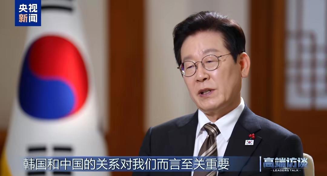 他说，过去那种“韩国出技术、中国出人”的好
日子，到头了。
原话很客气，翻译过来