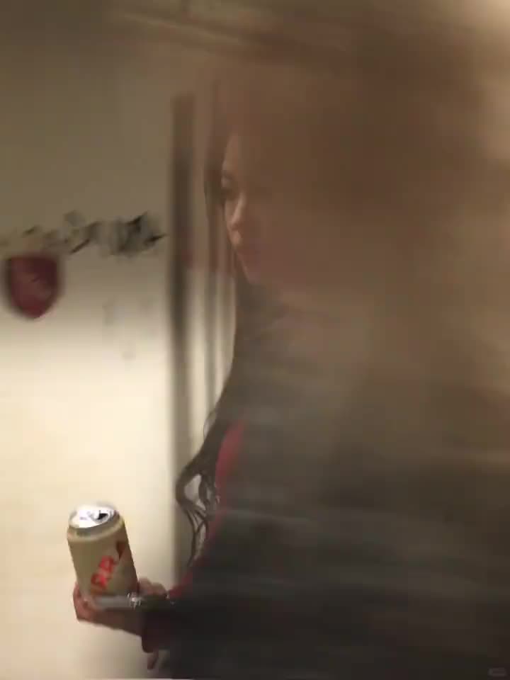 你把红豆赠我 不如写我一首歌