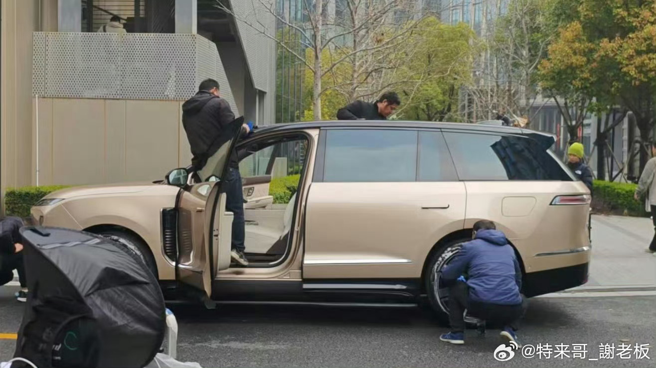 看人车比例，ES9真大真霸气！蔚来es9特来哥