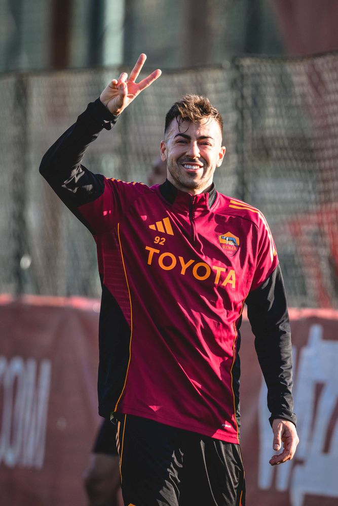 今天罗马又跟意丁球队Montespaccato踢了场热身赛，同样4-0取胜，文图