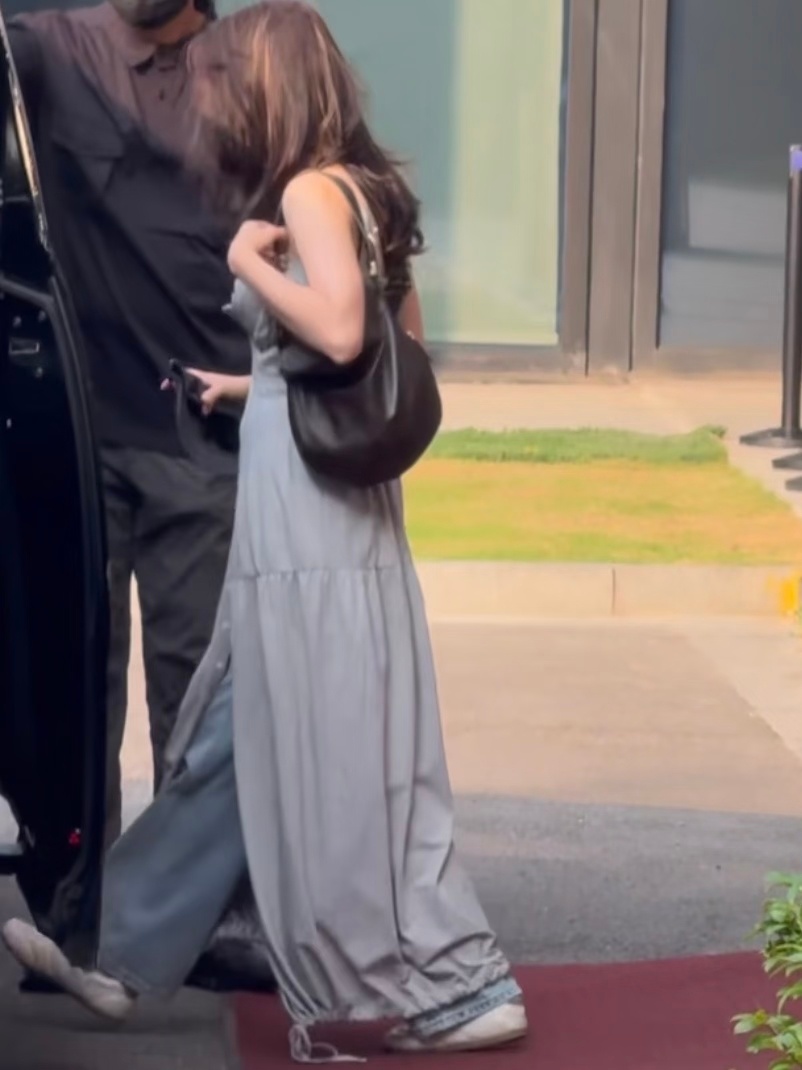 迪丽热巴的私服 看不够迪丽热巴的挑染 整起来迪丽热巴江坂丽奈美甲