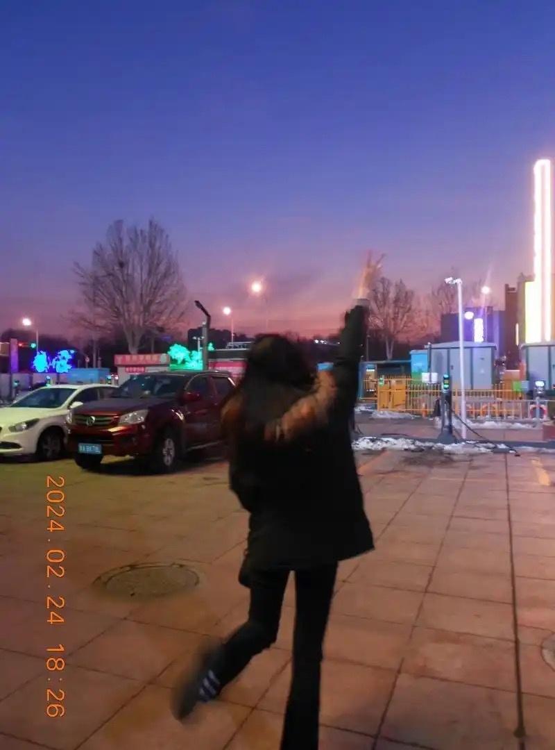 20块和2000块相机差距别说便宜的相机像素不好了，现在流行叫他复古风！