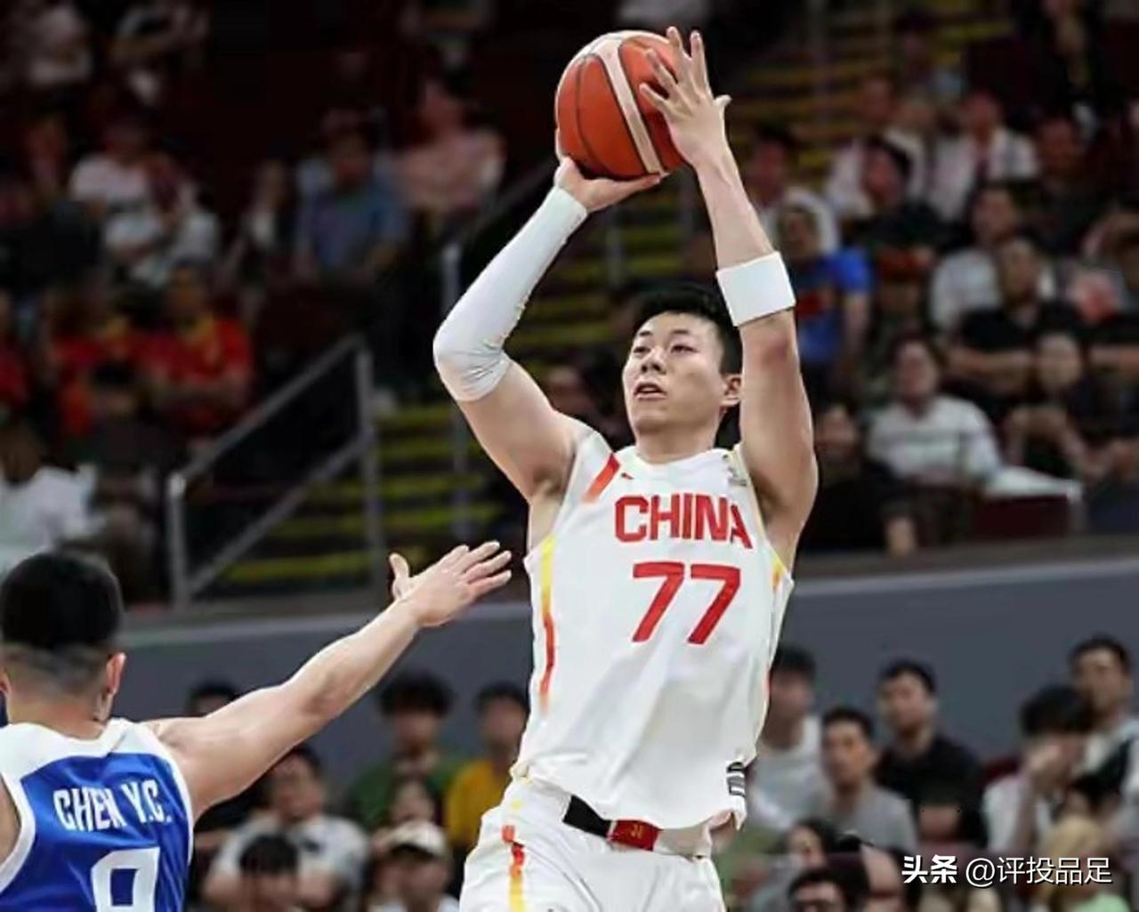 男篮今天打得最郁闷的3人！
1.焦泊乔
上半场结束前临危受命，上场后抢到最后那个