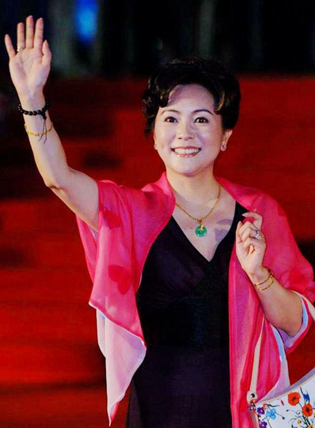 演员，洪学敏，出演过很多电影，海霞，喜盈门，南海风云，万水千山，到了八十年代，下