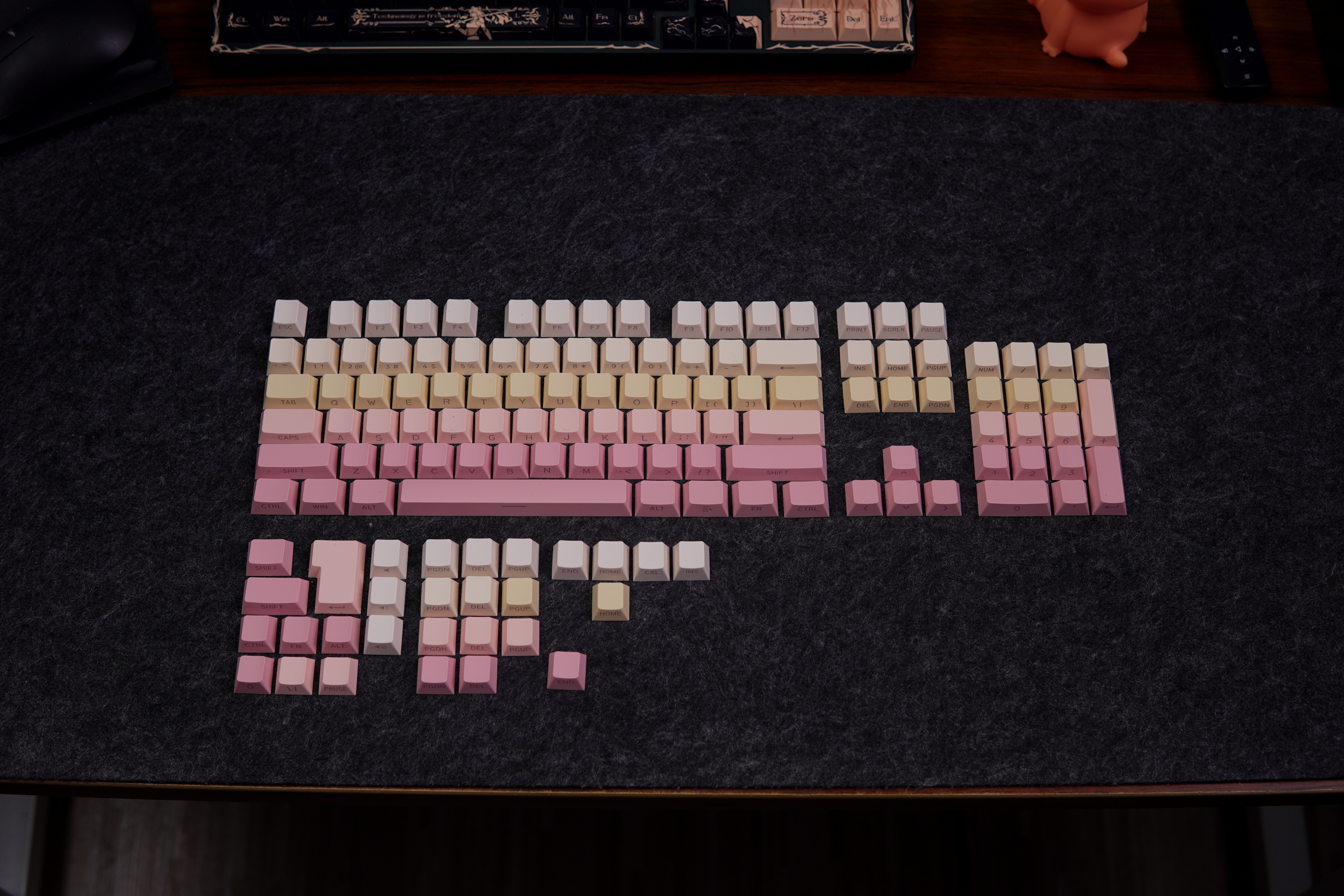 答应大家的，鸽鸽电竞<PBT+侧刻+透光键帽>-蜜桃渐变粉/ 136键超全大满贯